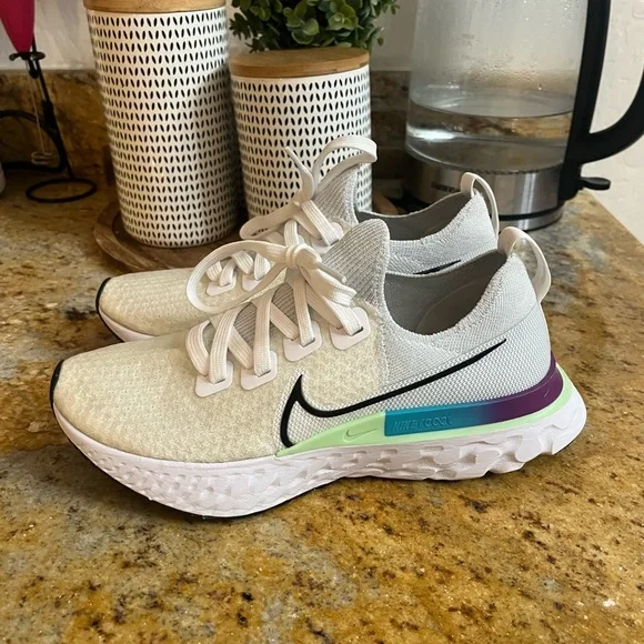 Nike Infinity React size 6.5 - Picture 3 of 9